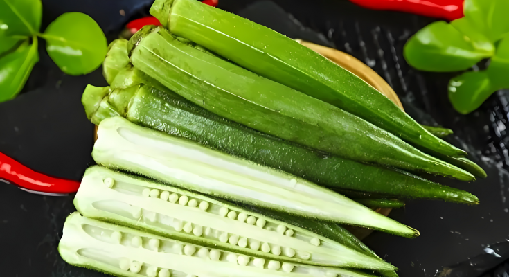 Việc bổ sung đậu bắp vào chế độ ăn uống có thể mang lại nhiều lợi ích cho sức khỏe nhưng cũng cần lưu ý các tác động phụ có thể xảy ra, đặc biệt là đối với những người có các vấn đề sức khỏe cụ thể như bệnh đái tháo đường hoặc đang sử dụng thuốc điều trị cụ thể.