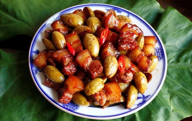 thịt ba chỉ kho trám