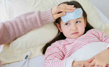 Chế độ ăn khi trẻ sốt cao, mọc răng, ho đờm