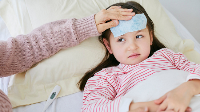 Chế độ ăn khi trẻ sốt cao, mọc răng, ho đờm