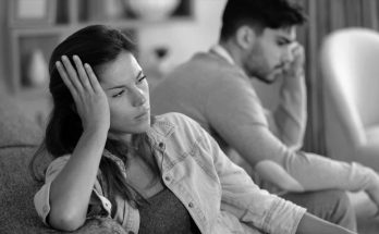 vợ chồng xa cách khi con cái dần trưởng thành